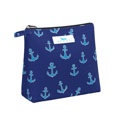 SCOUT Go Getter Woven Pouch in Sailors Delight with breathable woven fabric, zip closure, and structured base for upright storage.