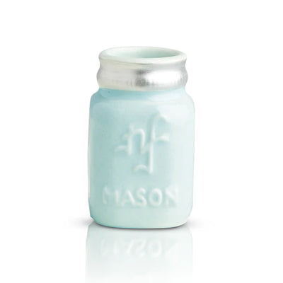 mason jar with silver lid. Text reads "Mason"