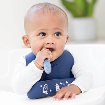 Bella Tunno Shooting Star Learn to Eat Beginner Bundle includes a suction plate, bowl, utensils, and cup for easy baby mealtime transition with food-safe silicone design.