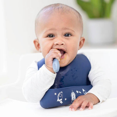 Bella Tunno Shooting Star Learn to Eat Beginner Bundle includes a suction plate, bowl, utensils, and cup for easy baby mealtime transition with food-safe silicone design.