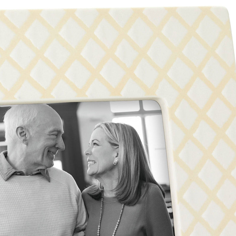 Hallmark yellow and white ceramic 4x6 picture frame with embossed diamond pattern and "I&