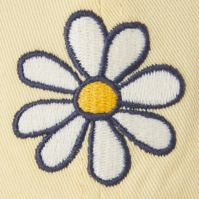 A comfortable adjustable cap featuring a daisy design, perfect for casual outdoor wear and sun protection.


