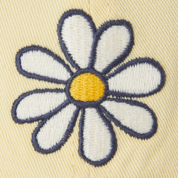 A comfortable adjustable cap featuring a daisy design, perfect for casual outdoor wear and sun protection.

