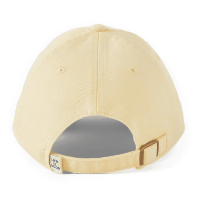 A comfortable adjustable cap featuring a daisy design, perfect for casual outdoor wear and sun protection.

