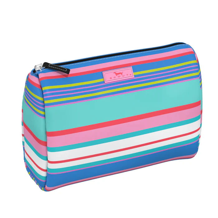 Summer Friyay medium toiletry bag with slim profile, interior slip pocket, and room for full-size bottles and a hairbrush.