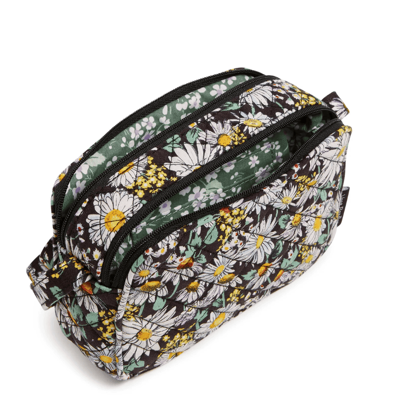 Vera Bradley Evie Crossbody Purse in Daisies White quilted cotton, lightweight purse with adjustable strap and exterior compartments.
