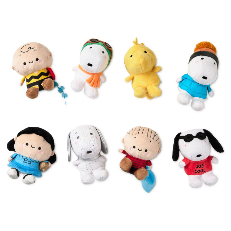 Peanuts 75th Anniversary Mystery Box Mini Magnetic Plush